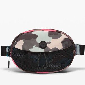🎒 Lululemon Take It On Belt Bag - Heritage 365 Camo